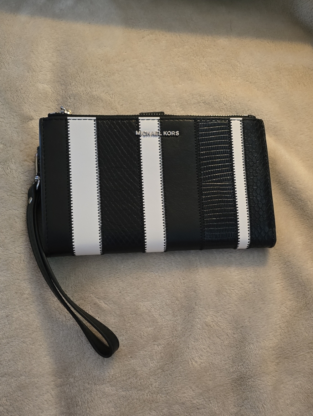 New Michael Kors Black & White Striped Wristlet Wallet